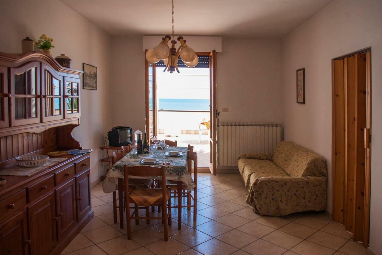Appartamento Di Antonio Fronte Mare Montesilvano Marina Exterior foto