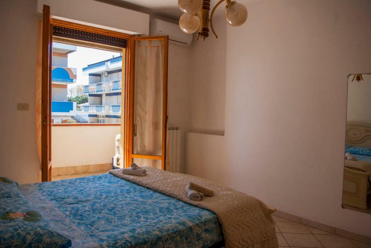 Appartamento Di Antonio Fronte Mare Montesilvano Marina Exterior foto